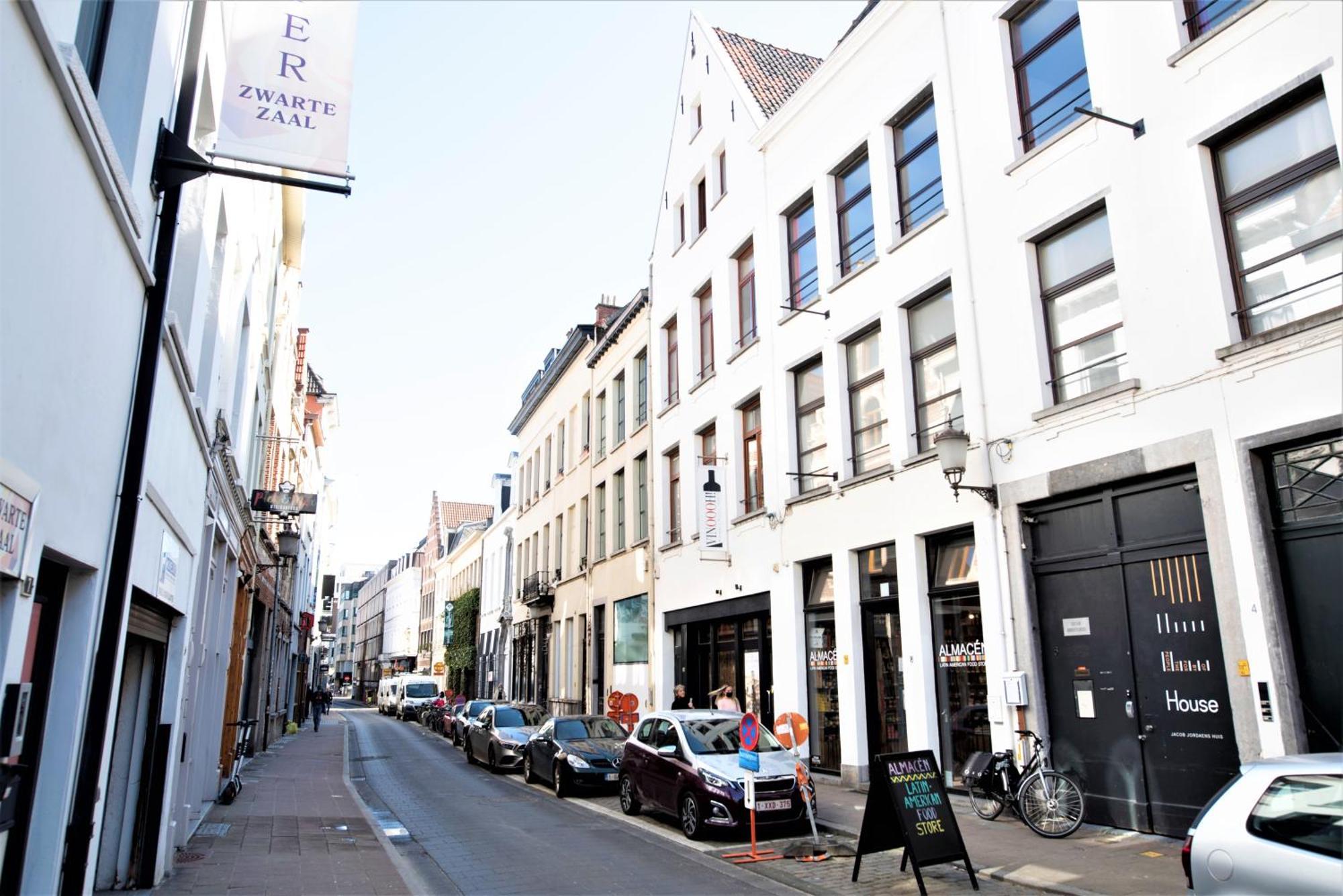 The Old Town Lodge In The Heart Of Amberes Exterior foto