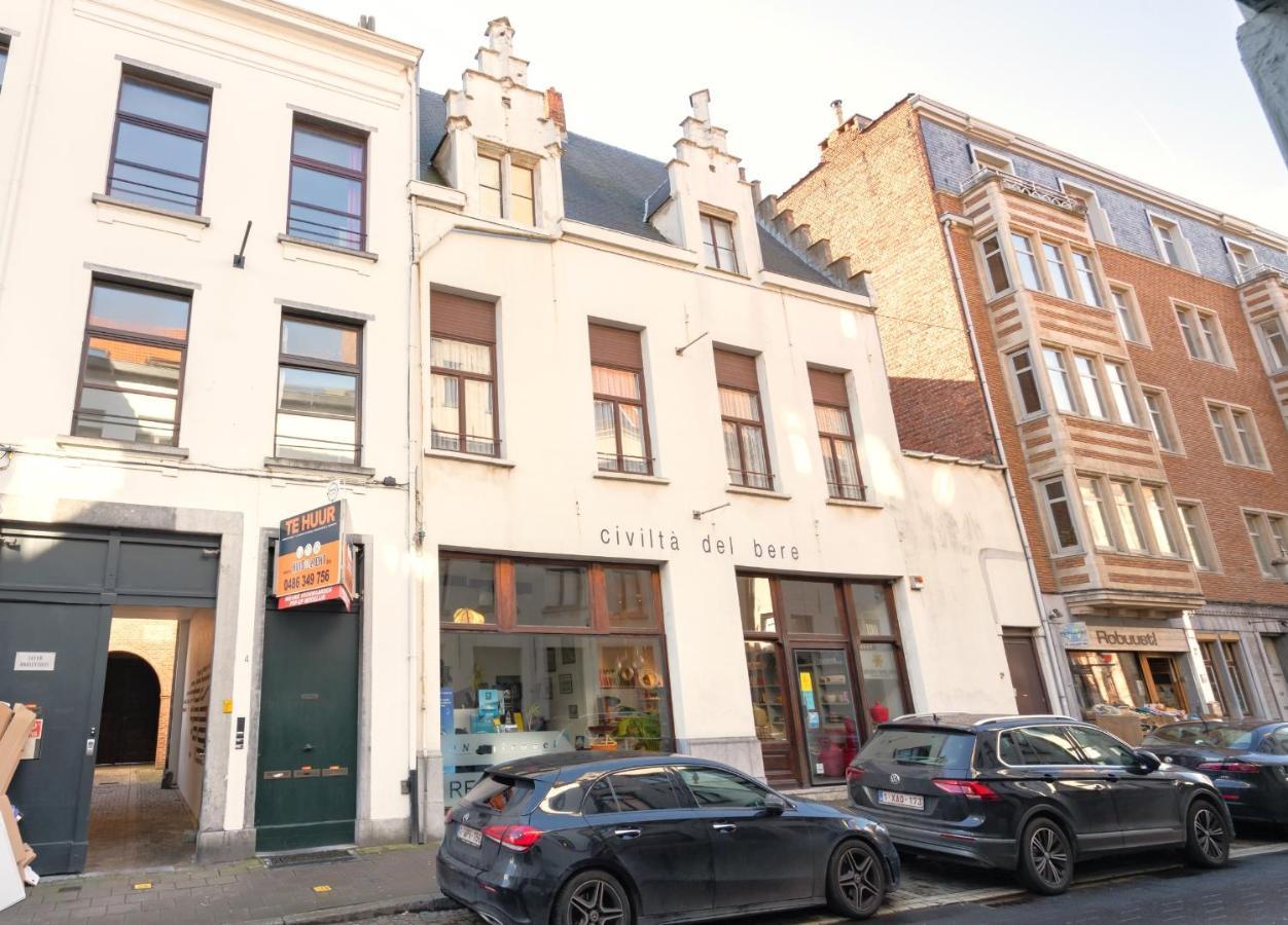 The Old Town Lodge In The Heart Of Amberes Exterior foto